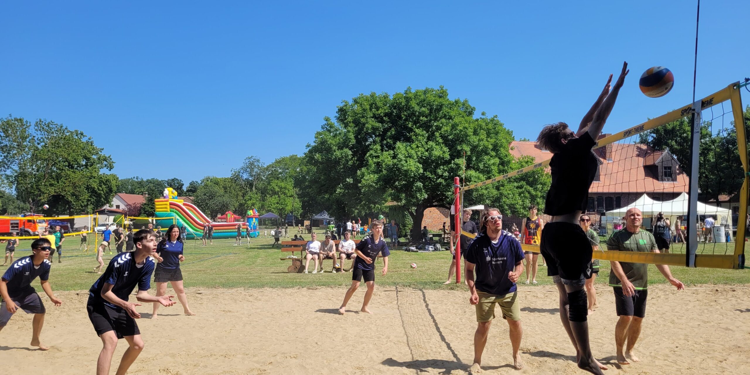Starke Präsenz der Volley-Bombas in Pinnow (3)